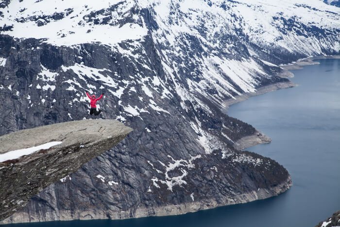 Snowshoeing Trolltunga