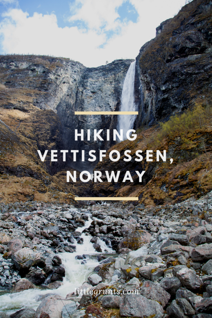 Hiking Vettisfossen