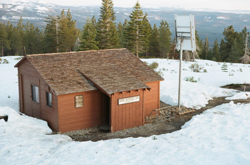 Robbs Mountain Hut in Winter